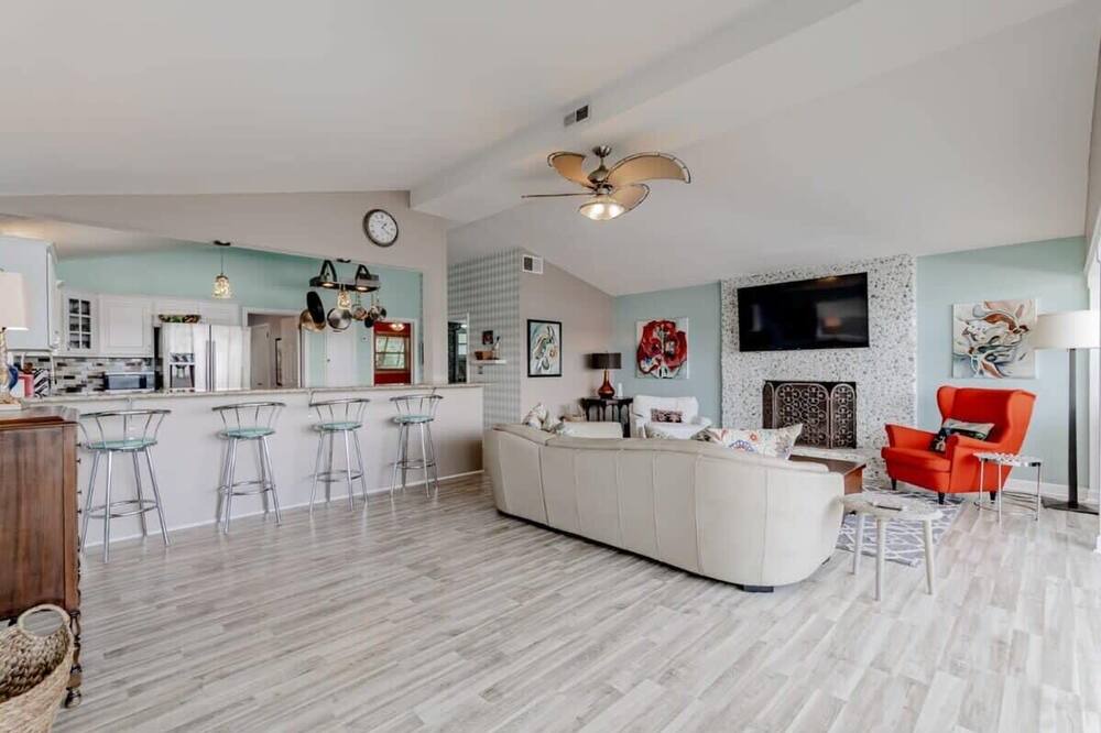 Photo of Livingroom in Lake Murray of Richland