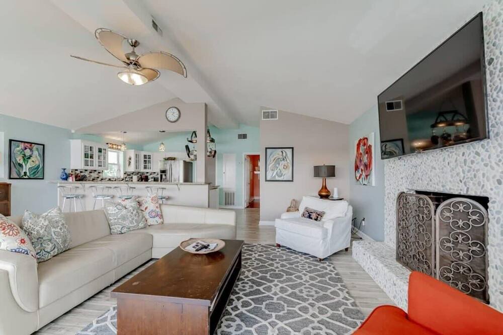 Photo of Bedroom in Lake Murray of Richland