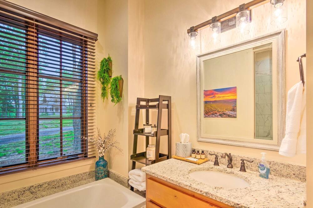 Photo of Bathroom in Glenville