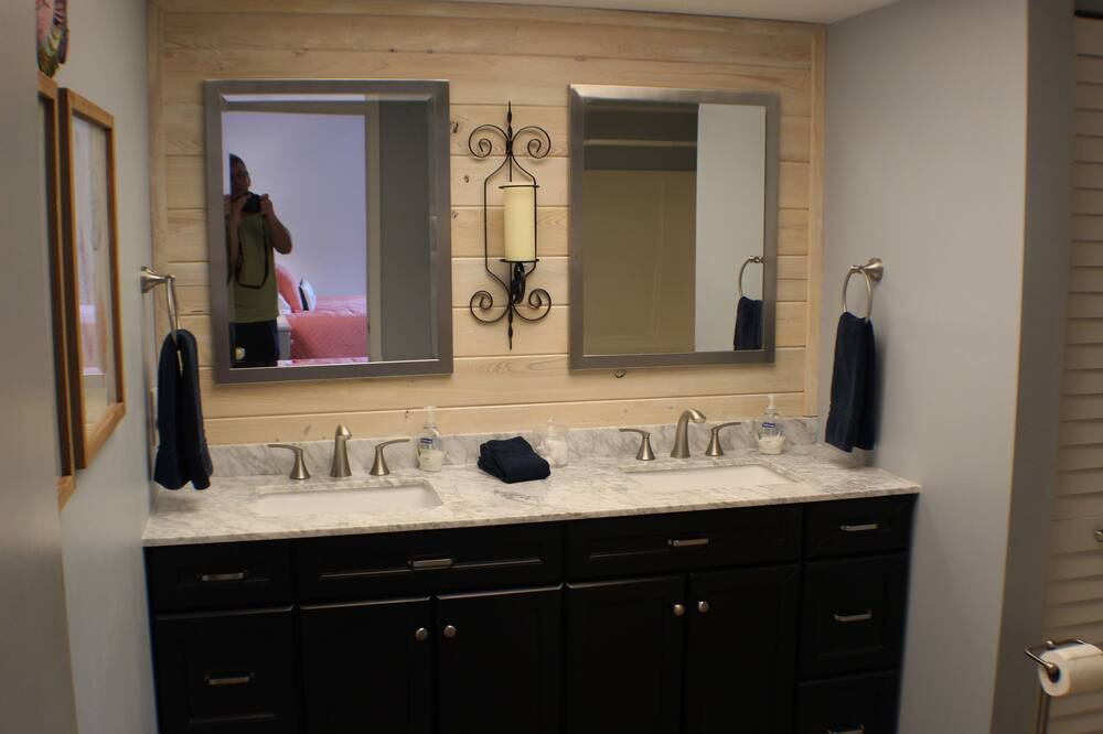 Photo of Bathroom in Naples