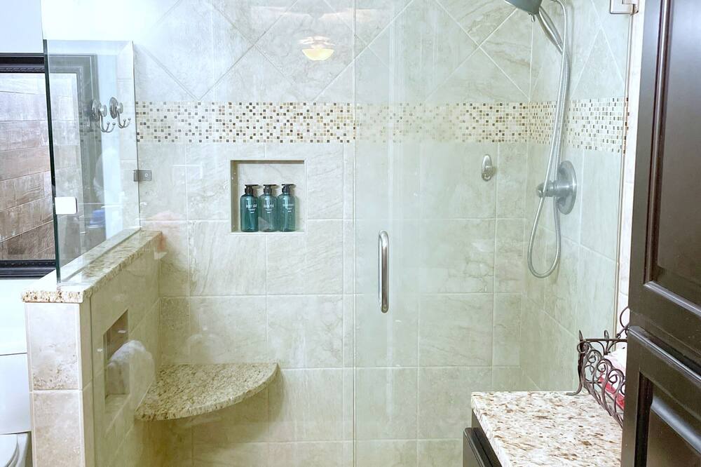Photo of Bathroom in Appling