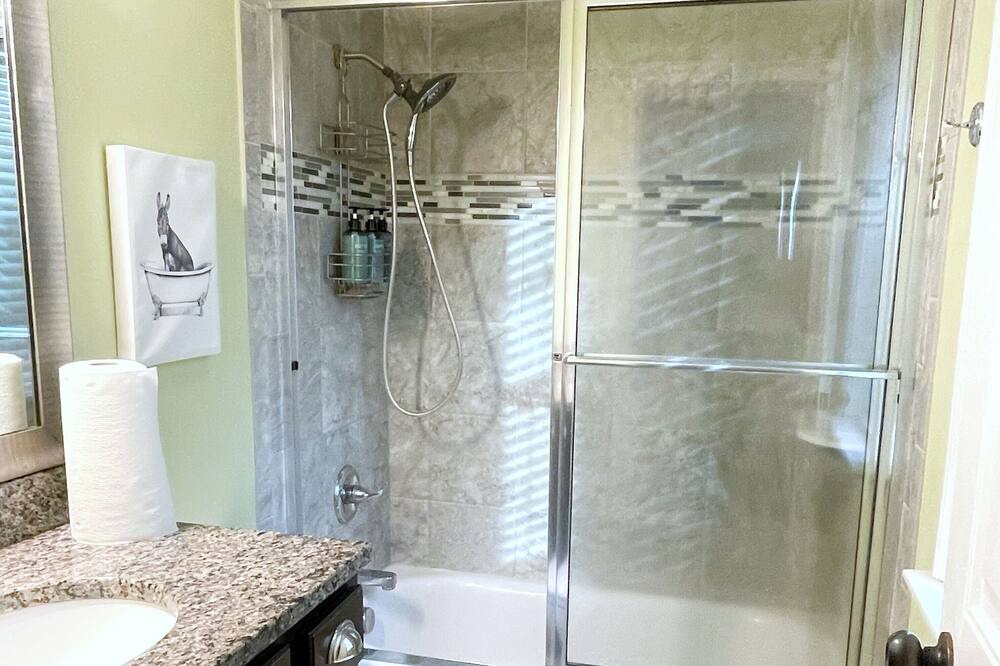 Photo of Bathroom in Appling