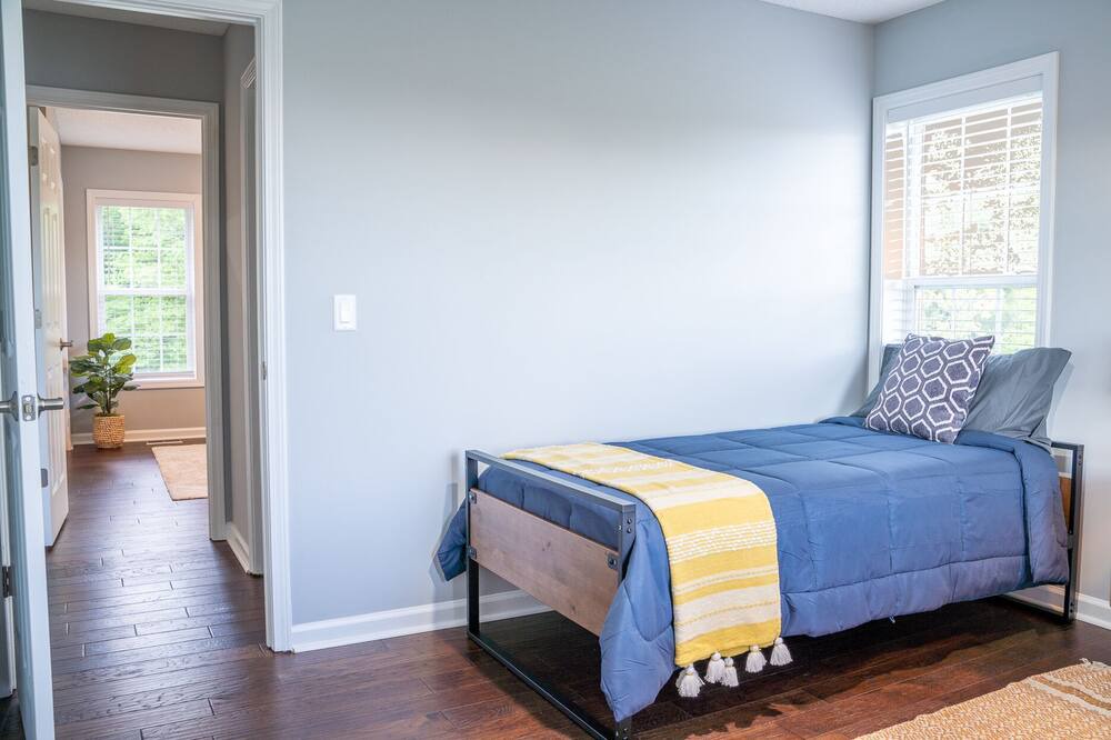 Photo of Bedroom in Hall County