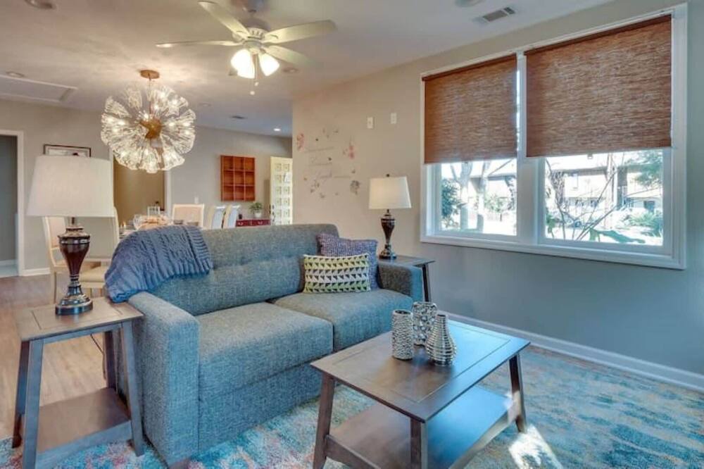 Photo of Livingroom in Thunderbolt
