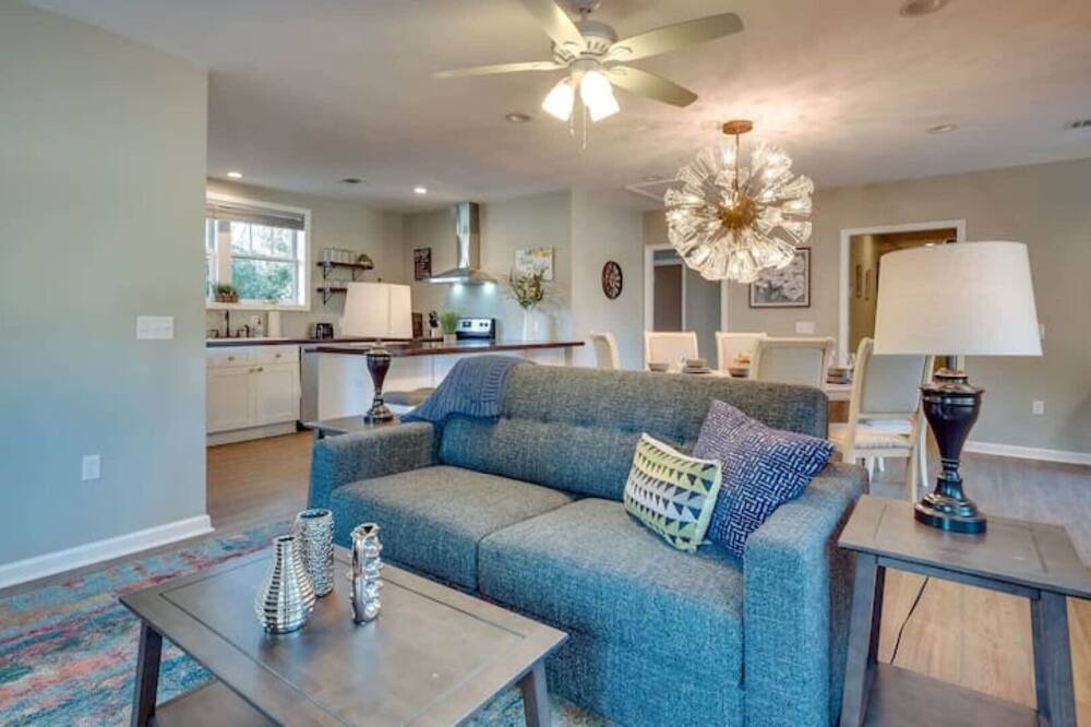 Photo of Livingroom in Thunderbolt