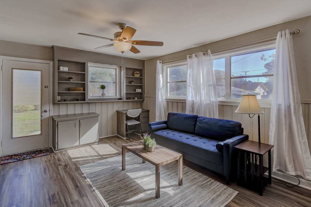Photo of Livingroom in Cayce