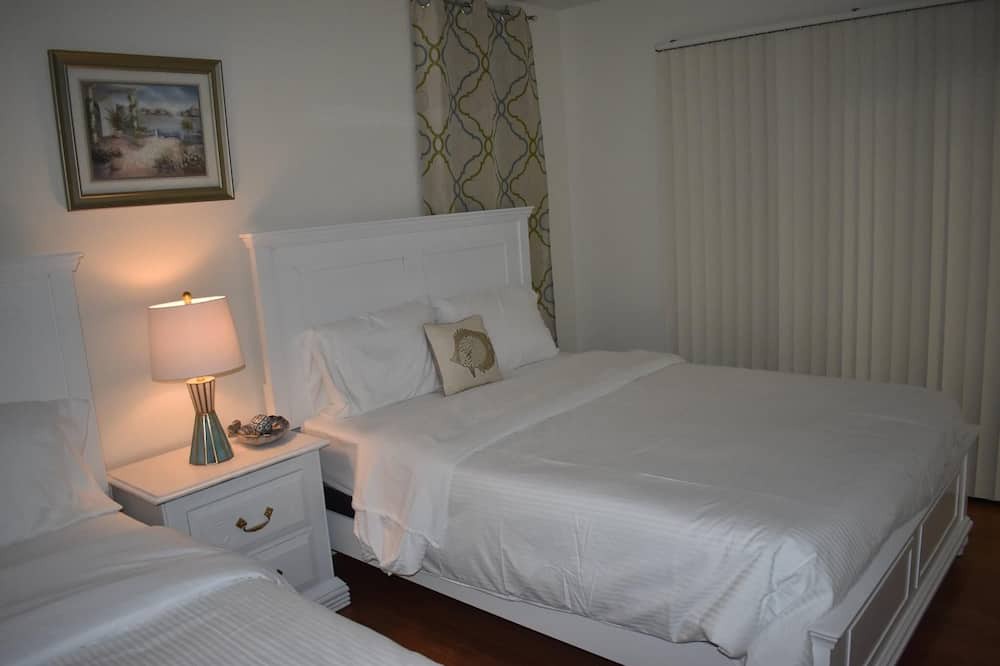 Photo of Bedroom in Kings Lake
