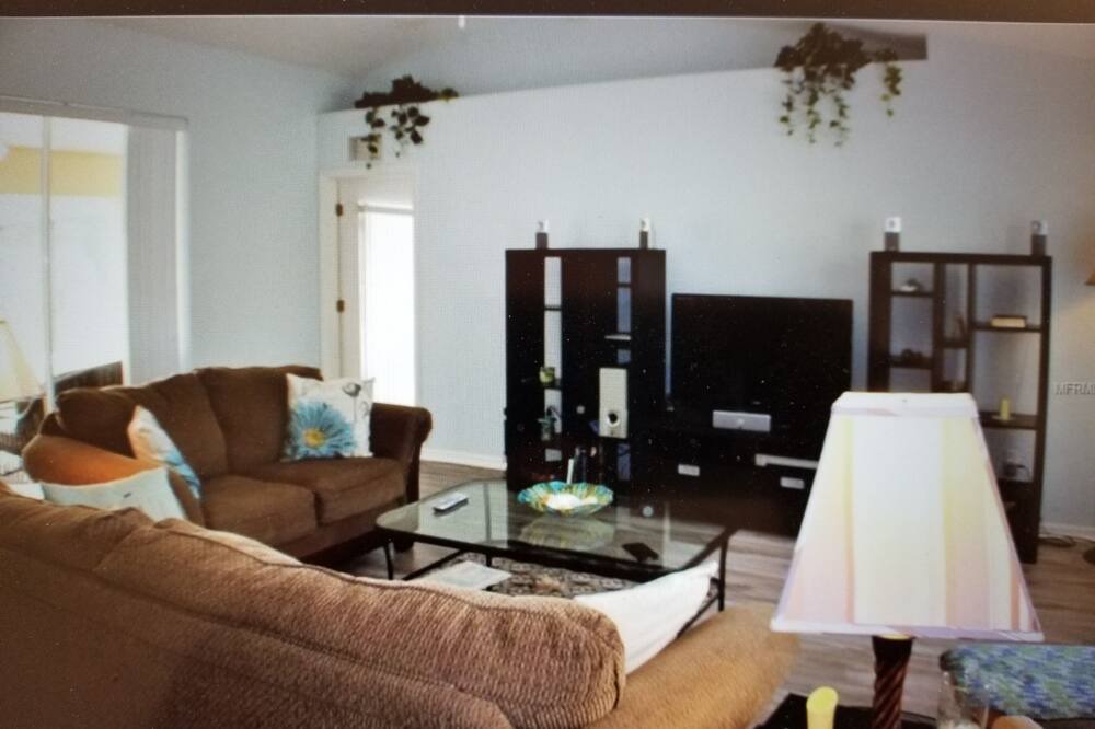 Photo of Livingroom in North Port