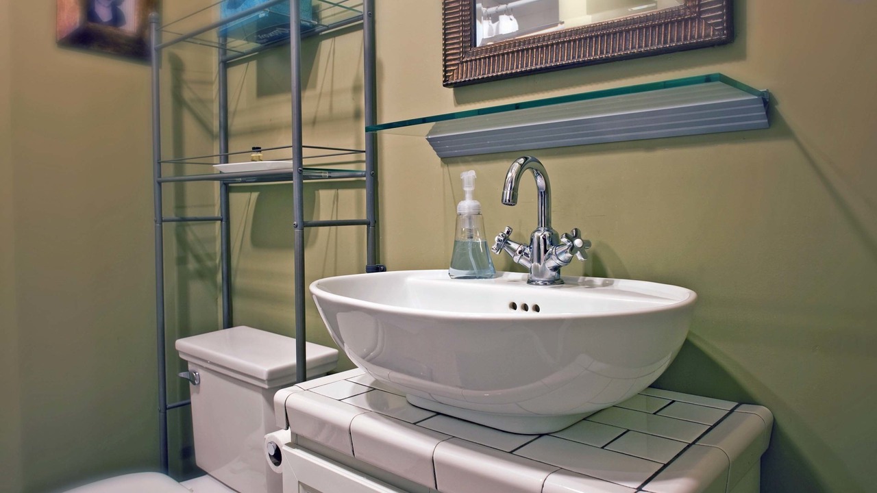 Photo of Bathroom in Thomas Square