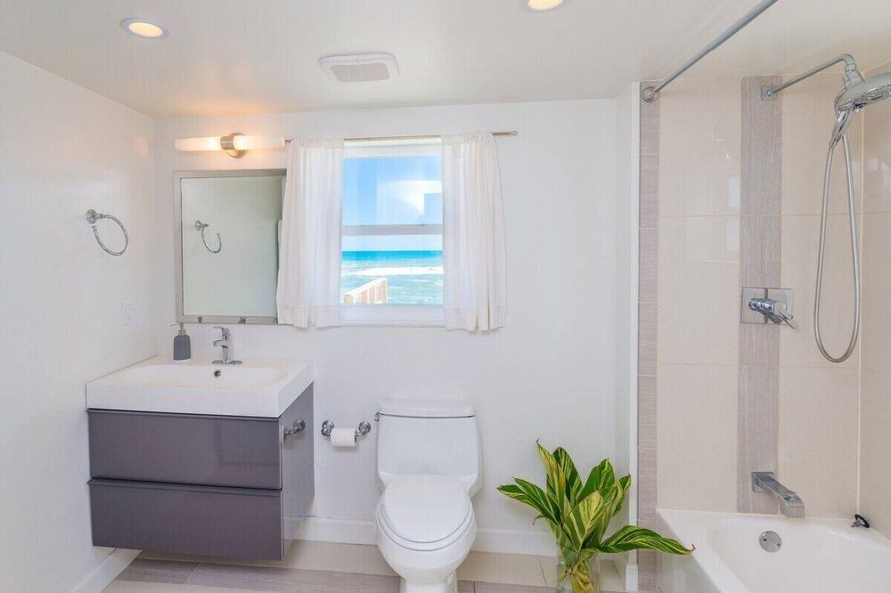 Photo of Bathroom in Melbourne Beach