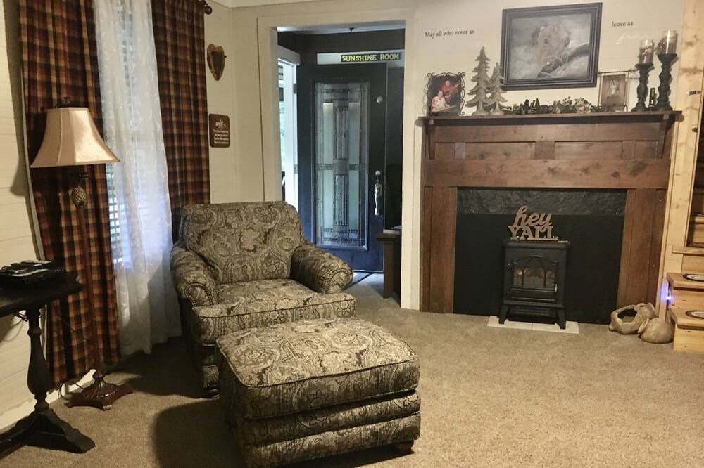 Photo of Livingroom in Pickens