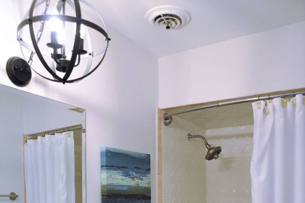 Photo of Bathroom in Central Beach