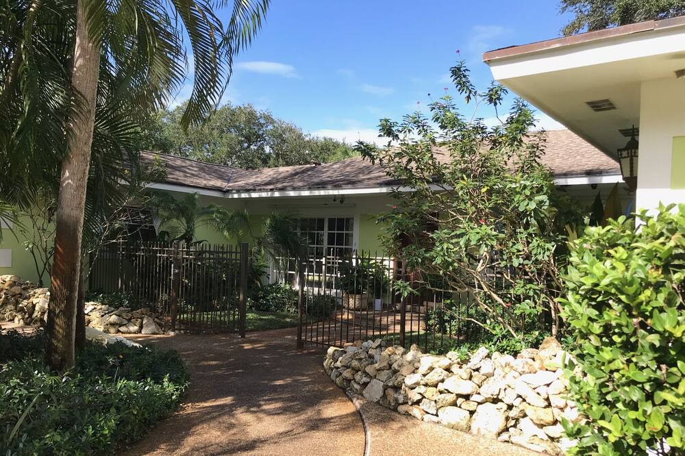 Photo of Outdoor in Central Beach