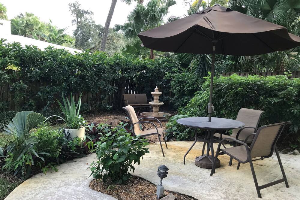 Photo of Patio Balcony in Central Beach