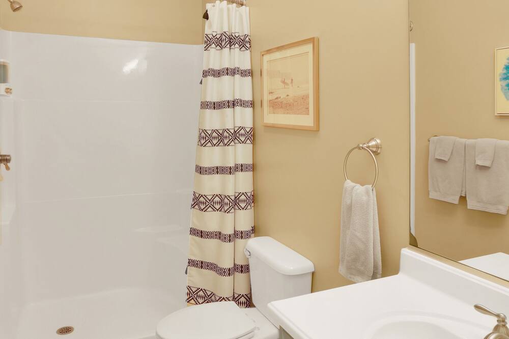 Photo of Bathroom in Appling