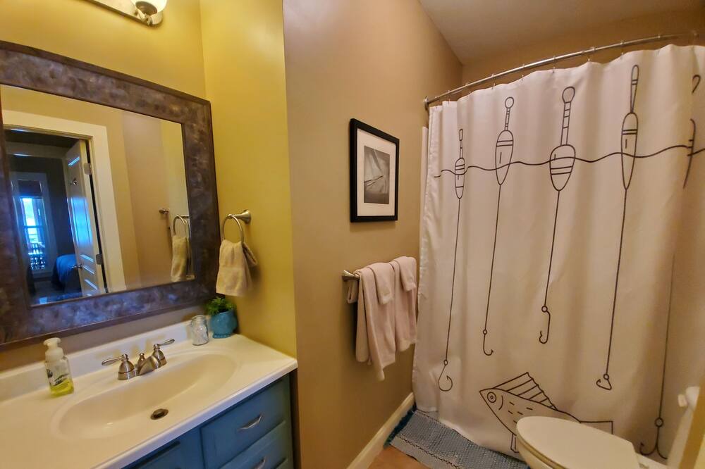 Photo of Bathroom in Appling