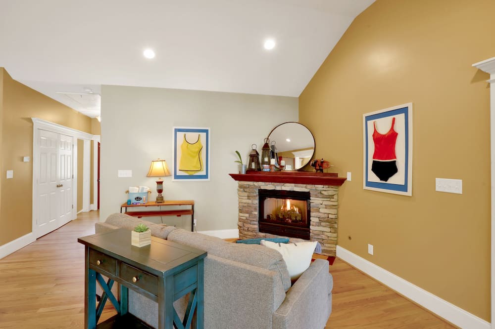 Photo of Livingroom in Appling