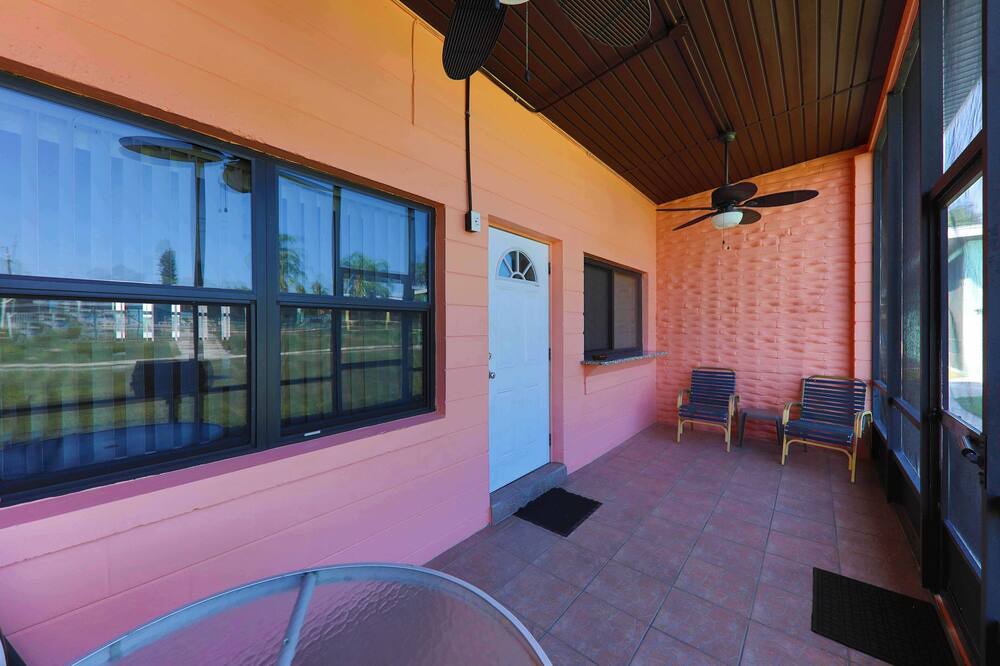 Photo of Patio Balcony in Sylvan Shores