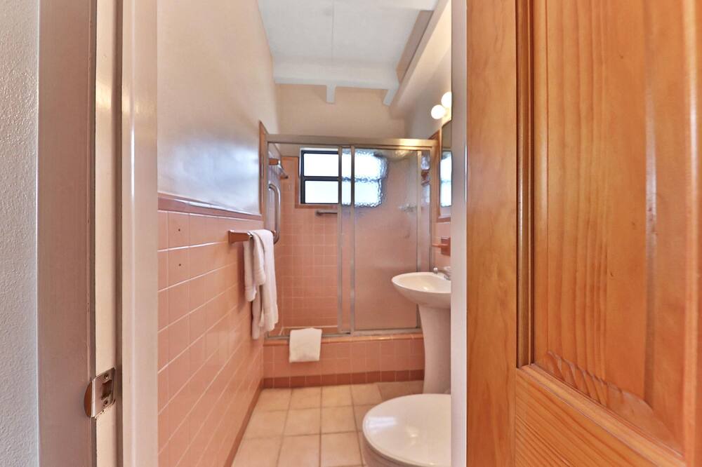 Photo of Bathroom in Sylvan Shores
