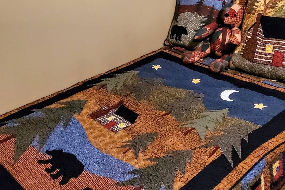 Photo of Bedroom in Rocky Bottom