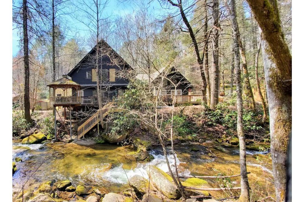 Photo of Outdoor in Rocky Bottom