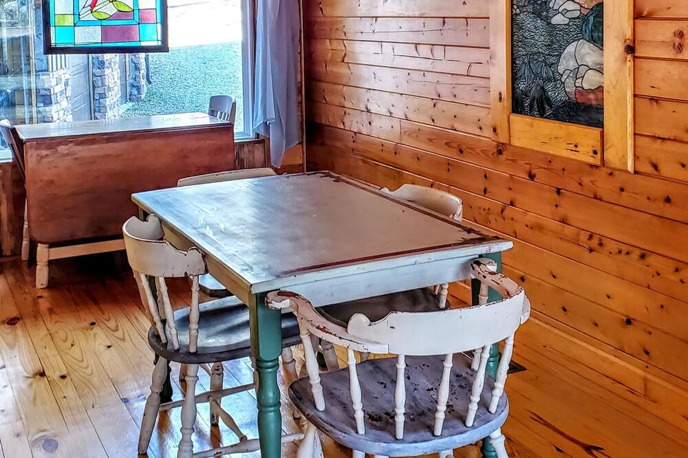 Photo of Kitchen in Rocky Bottom