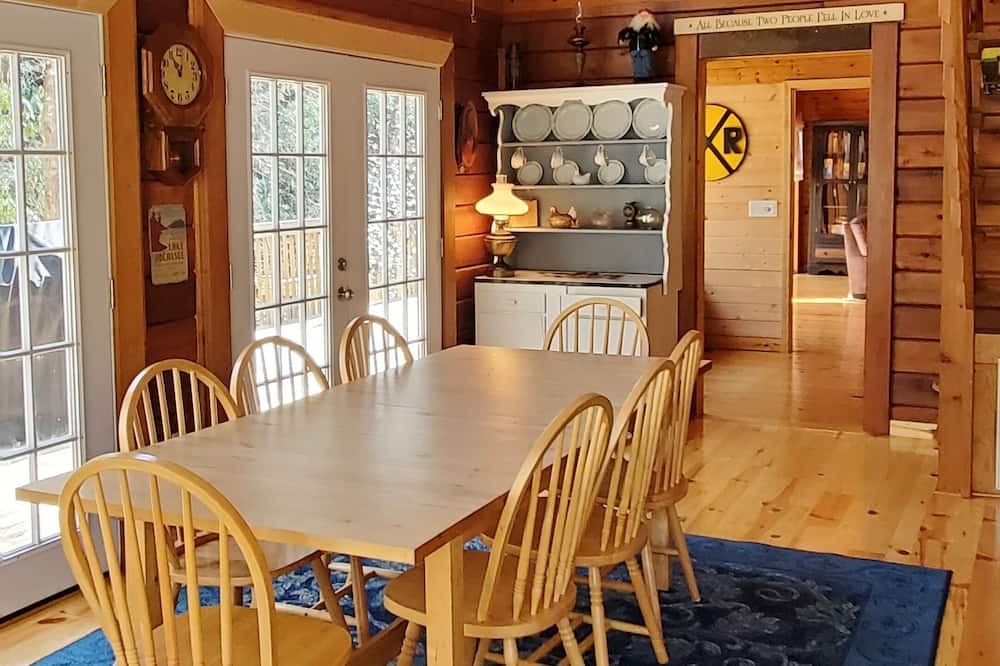 Photo of Kitchen in Rocky Bottom