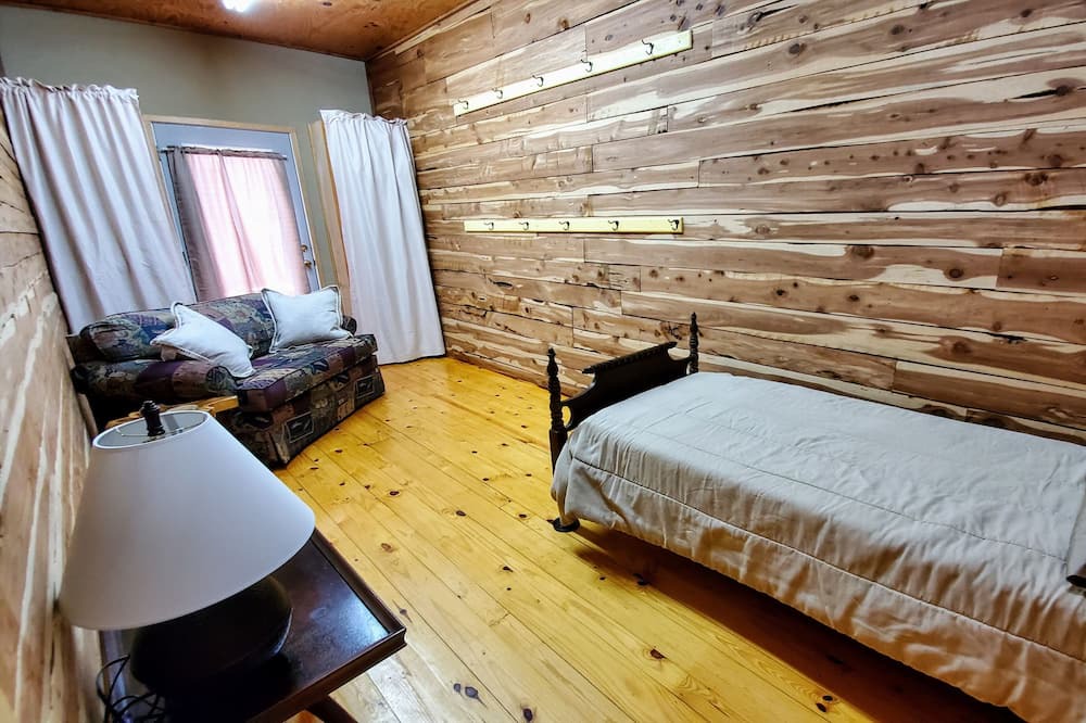 Photo of Bedroom in Rocky Bottom