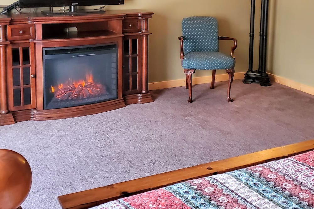 Photo of Livingroom in Rocky Bottom