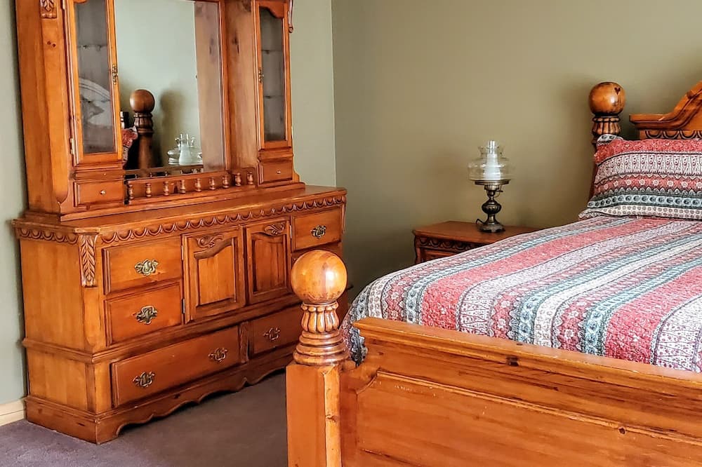 Photo of Bedroom in Rocky Bottom