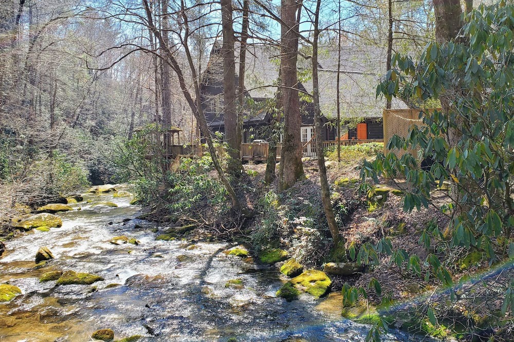 Photo of Outdoor in Rocky Bottom