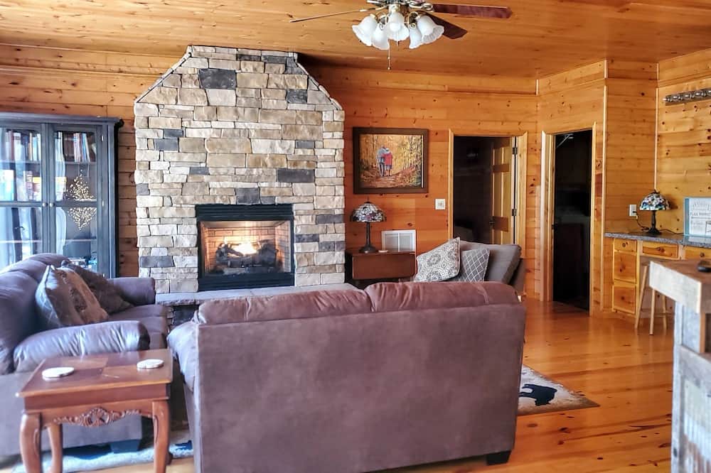Photo of Livingroom in Rocky Bottom