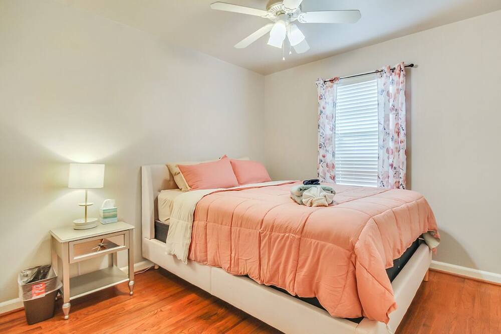 Photo of Bedroom in Thunderbolt