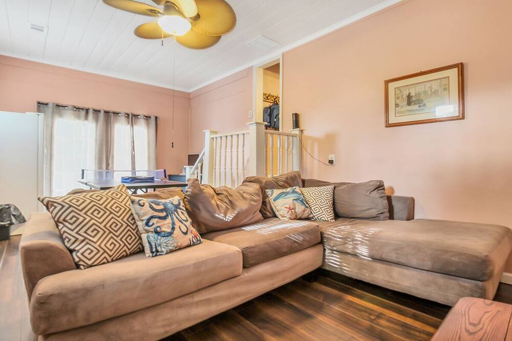 Photo of Livingroom in Thunderbolt