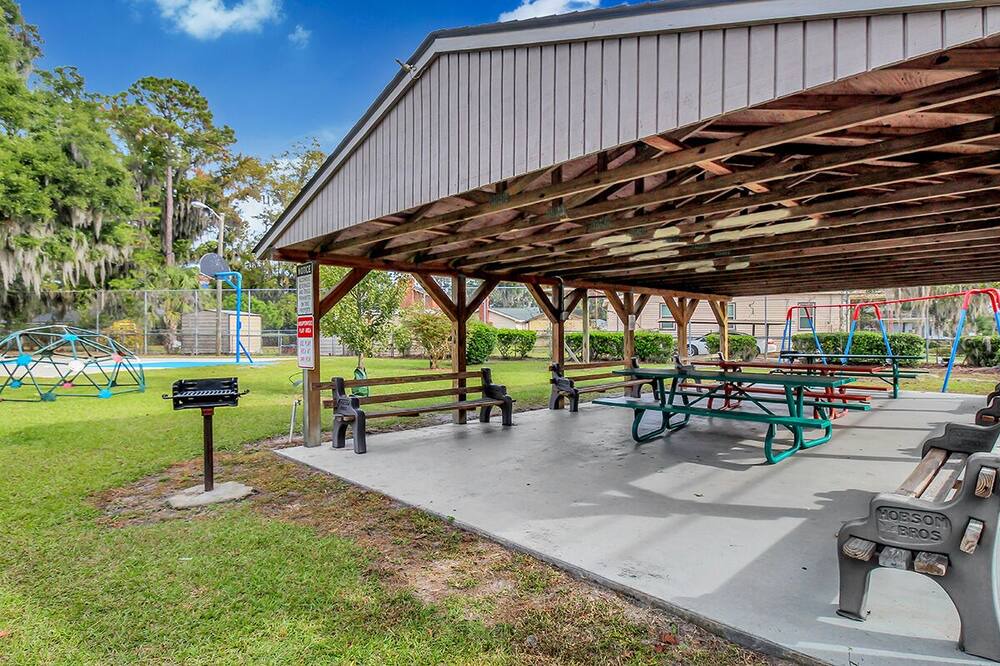 Photo of Outdoor in Thunderbolt