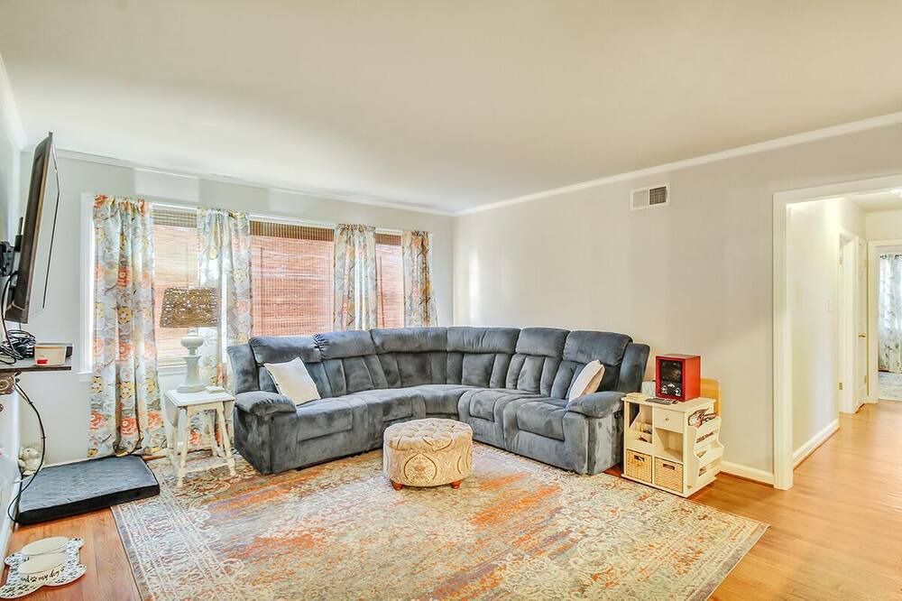 Photo of Livingroom in Thunderbolt