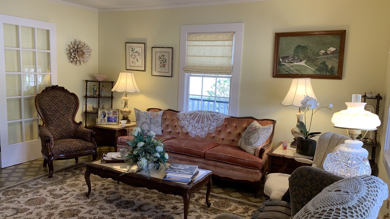 Photo of Livingroom in Lake City