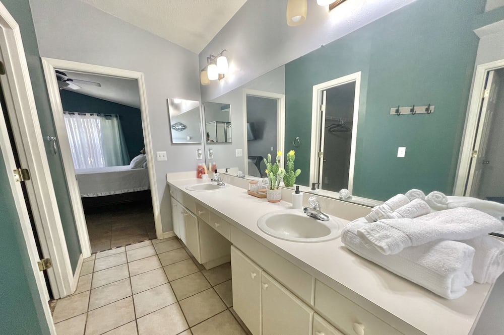 Photo of Bathroom in Land O' Lakes