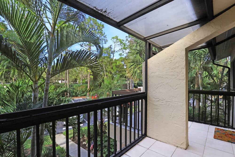 Photo of Patio Balcony in Kings Lake
