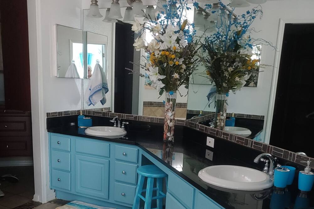 Photo of Bathroom in Southchase