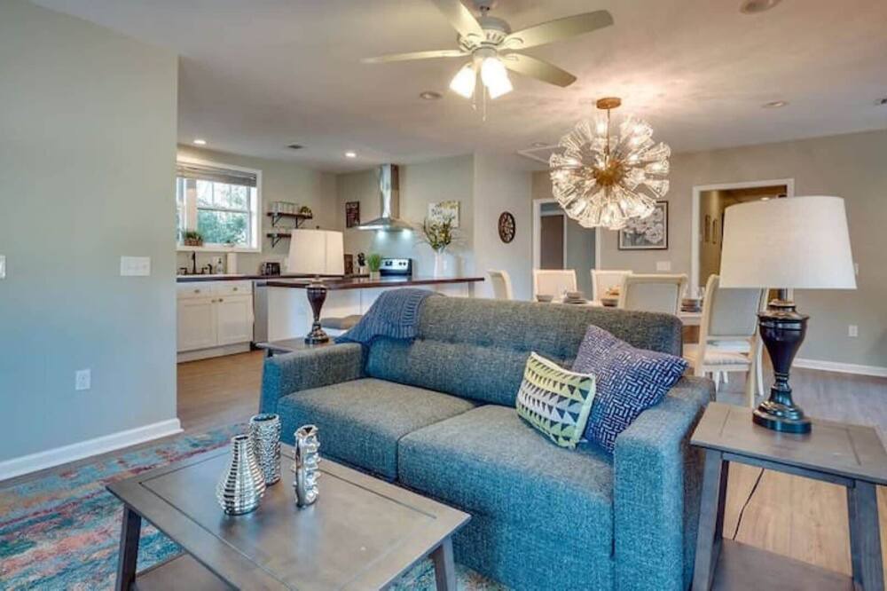Photo of Livingroom in Thunderbolt