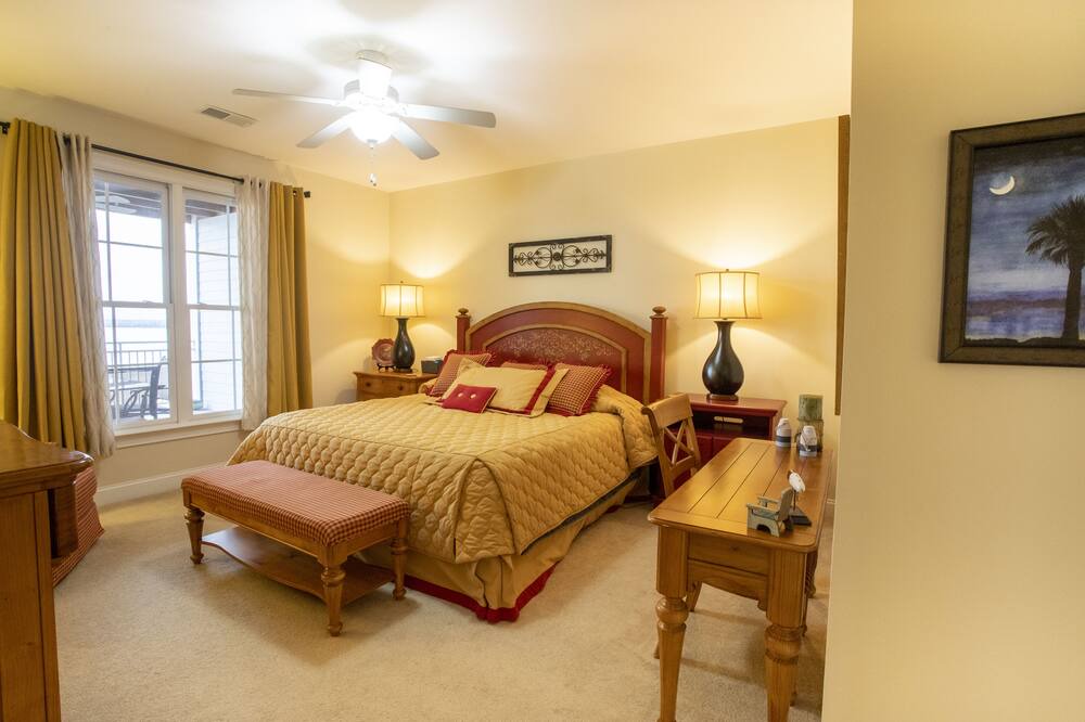 Photo of Bedroom in Summerton