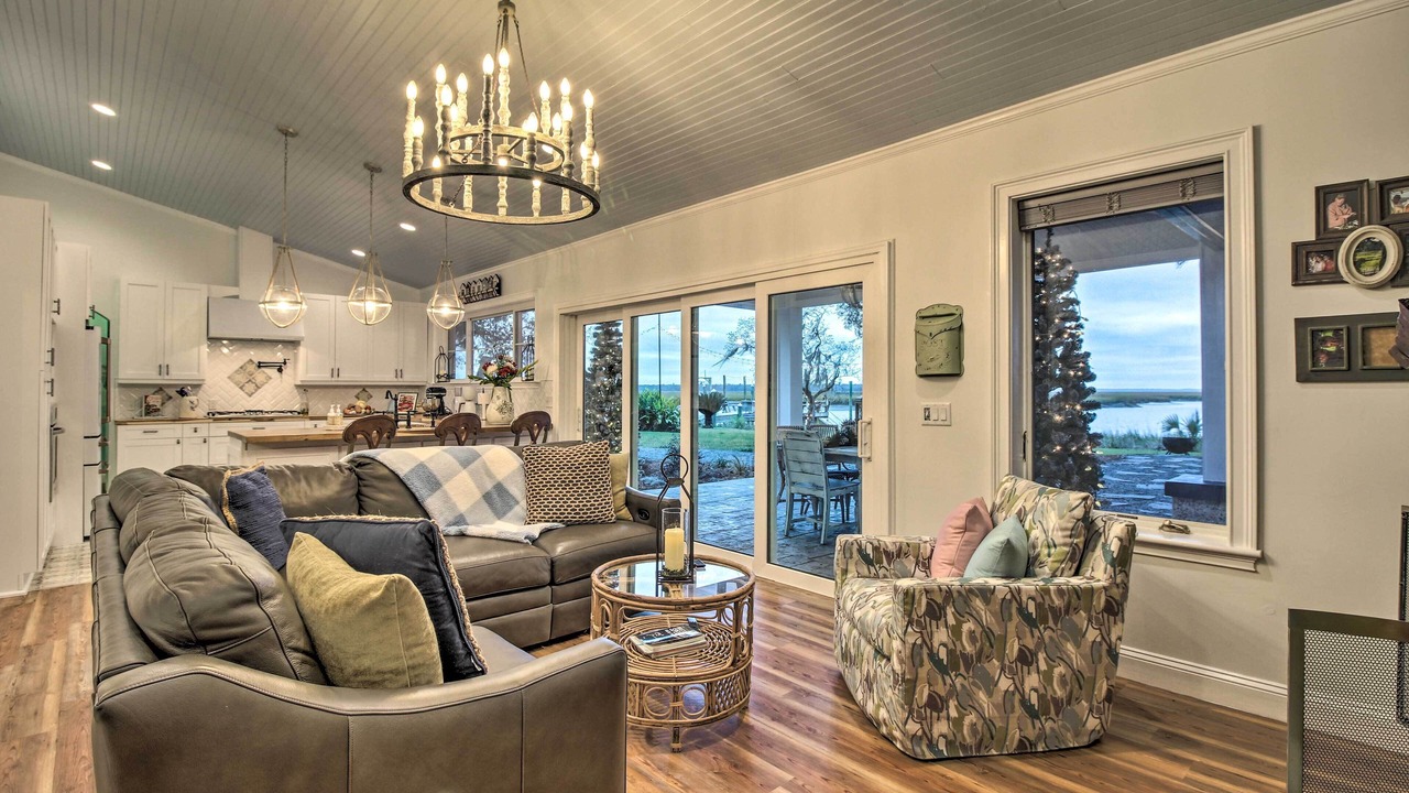 Photo of Livingroom in Midway