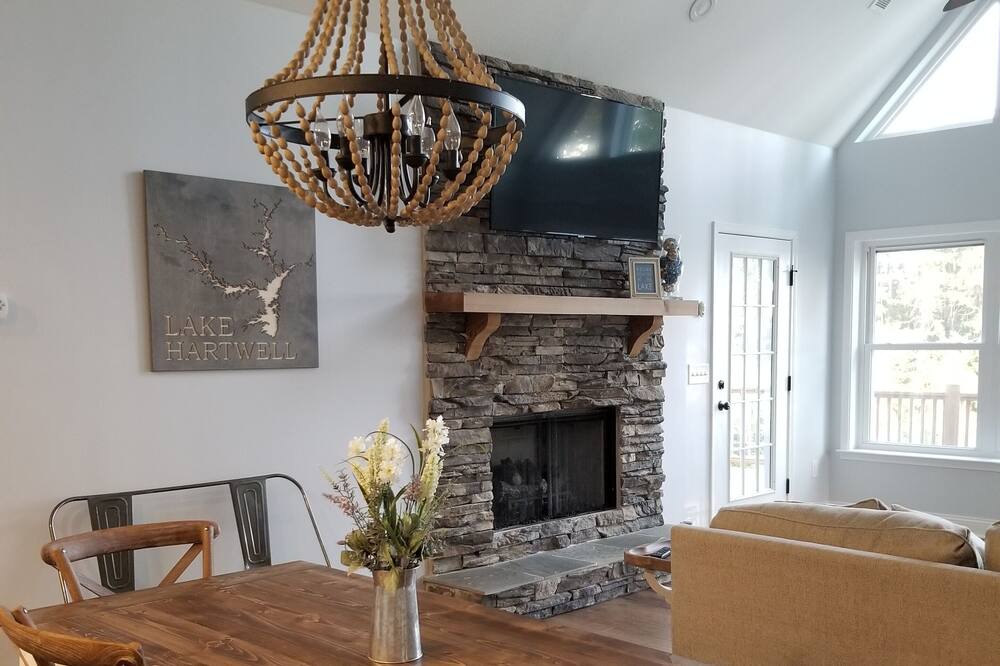 Photo of Livingroom in Dewy Rose