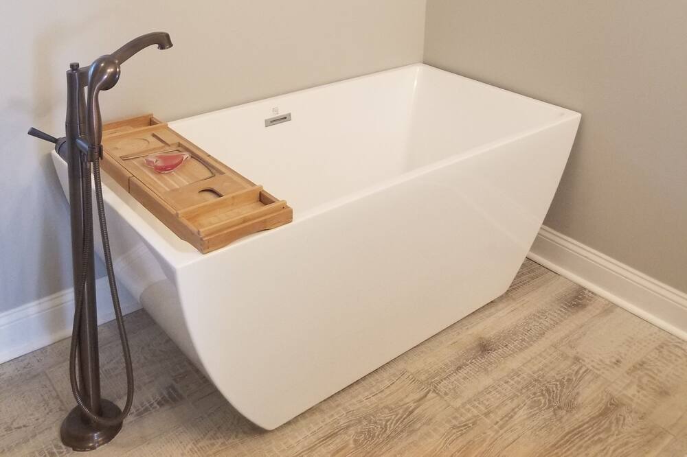 Photo of Bathroom in Dewy Rose