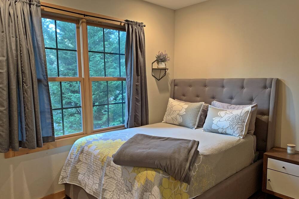 Photo of Bedroom in Leesville