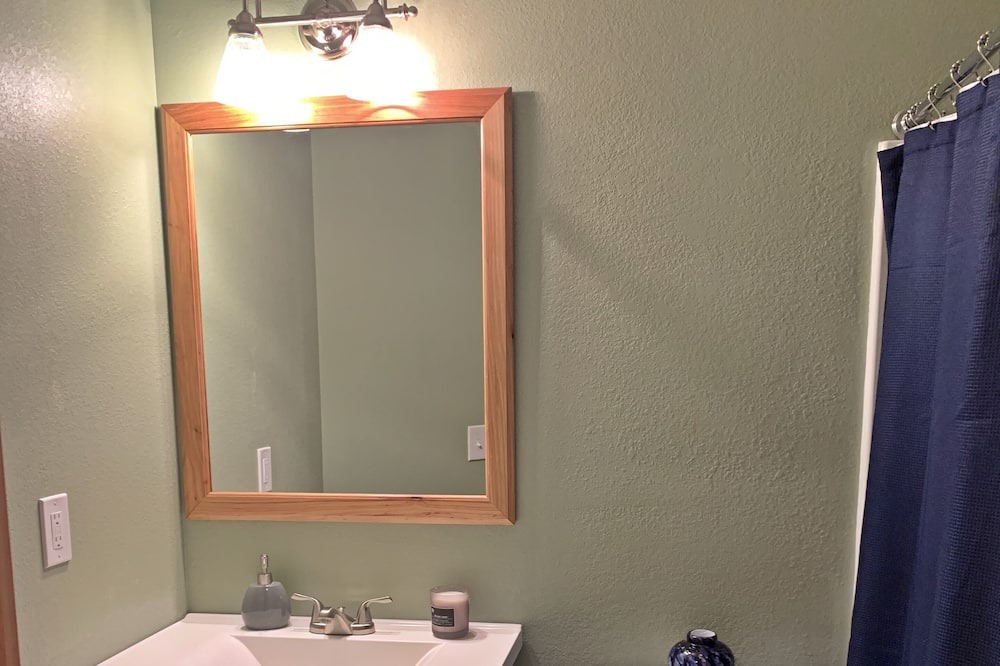 Photo of Bathroom in Leesville