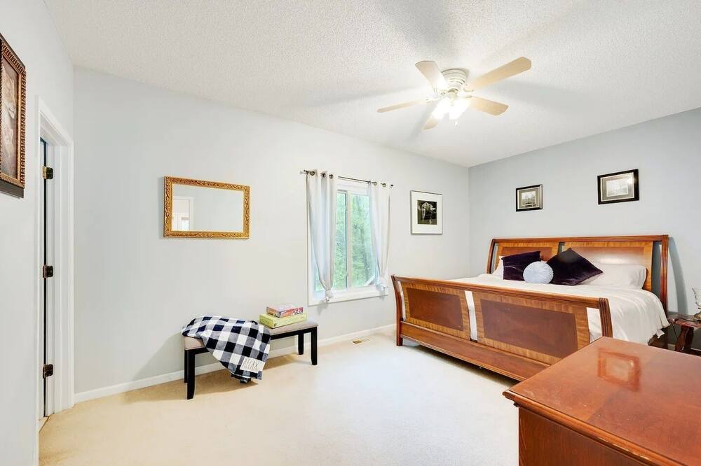 Photo of Livingroom in Watkinsville