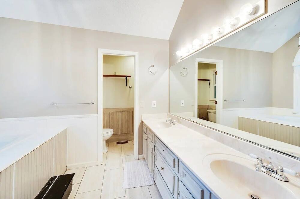 Photo of Bathroom in Watkinsville