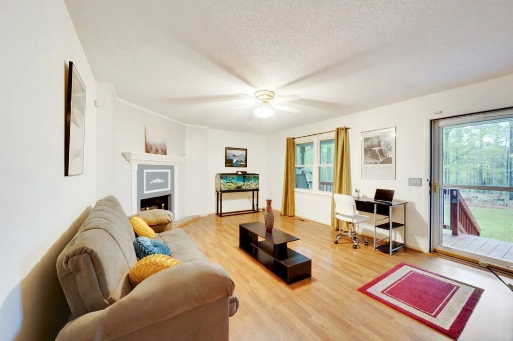 Photo of Livingroom in Watkinsville